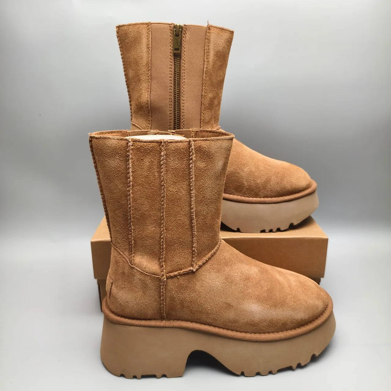 UGG Tasman প্ল্যাটফর্ম এনকেল বুট 5