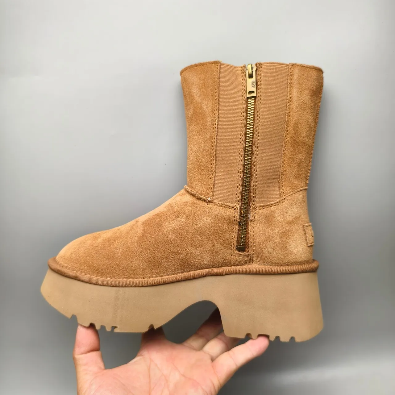 UGG Tasman প্ল্যাটফর্ম এনকেল বুট 7