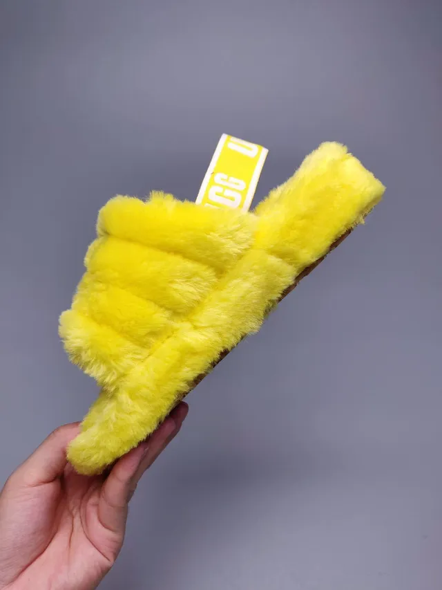 UGG Tasman Chaussons à glisser en fourrure synthétique pelucheuse jaune 3