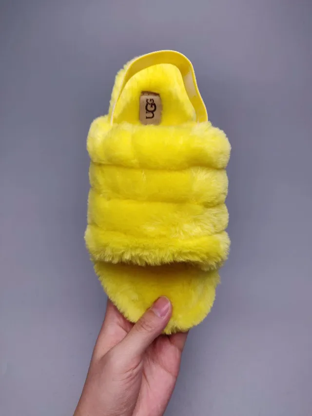 UGG Tasman Chaussons à glisser en fourrure synthétique pelucheuse jaune 9