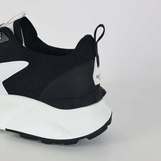 Valentino Garavani Chaussures Lifestyle Chunky Noir et Blanc 4