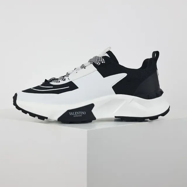 Valentino Garavani Chaussures Lifestyle Chunky Noir et Blanc 9