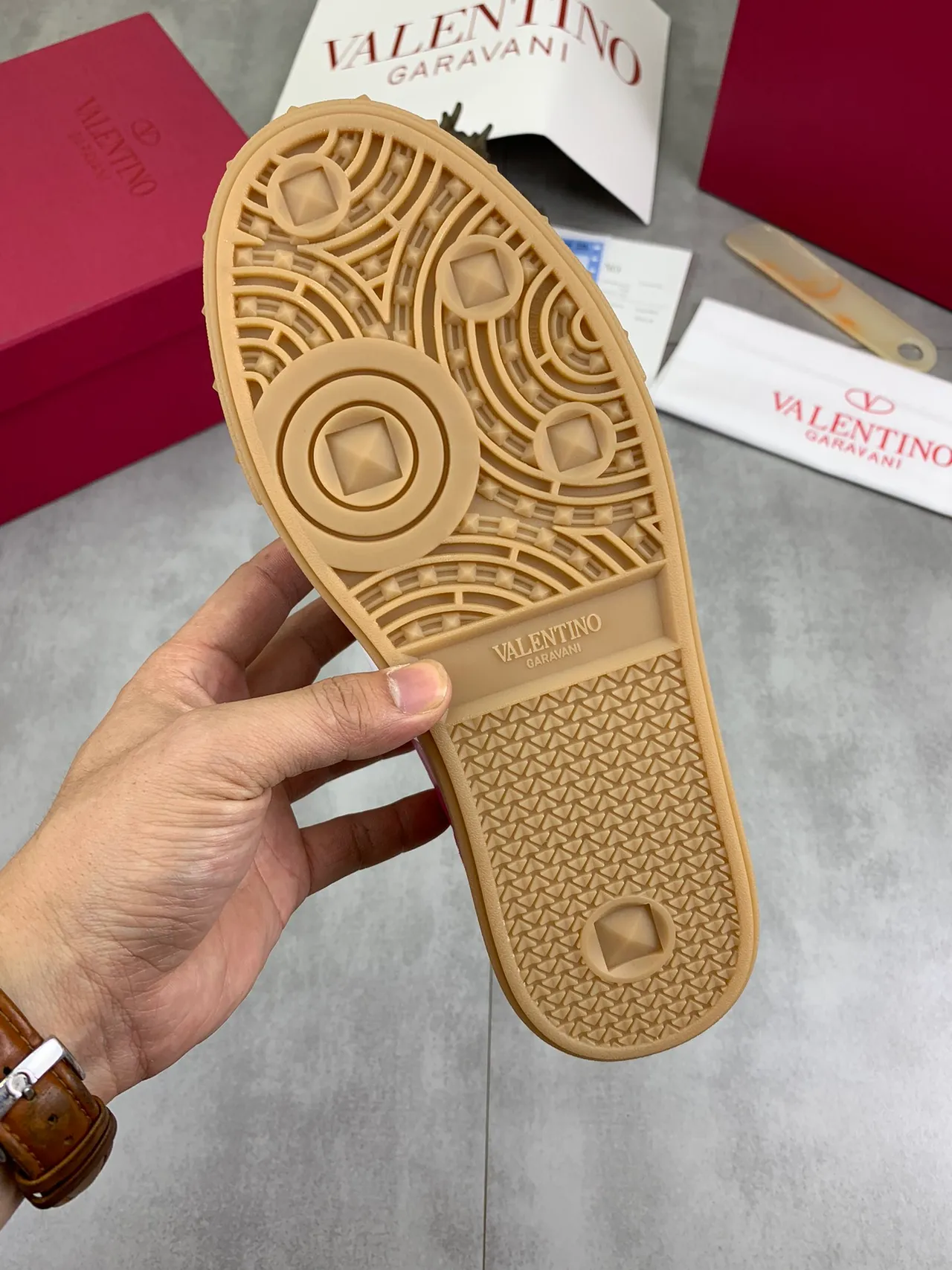 Valentino Sneakers Lifestyle en Suède et Cuir Rose 2