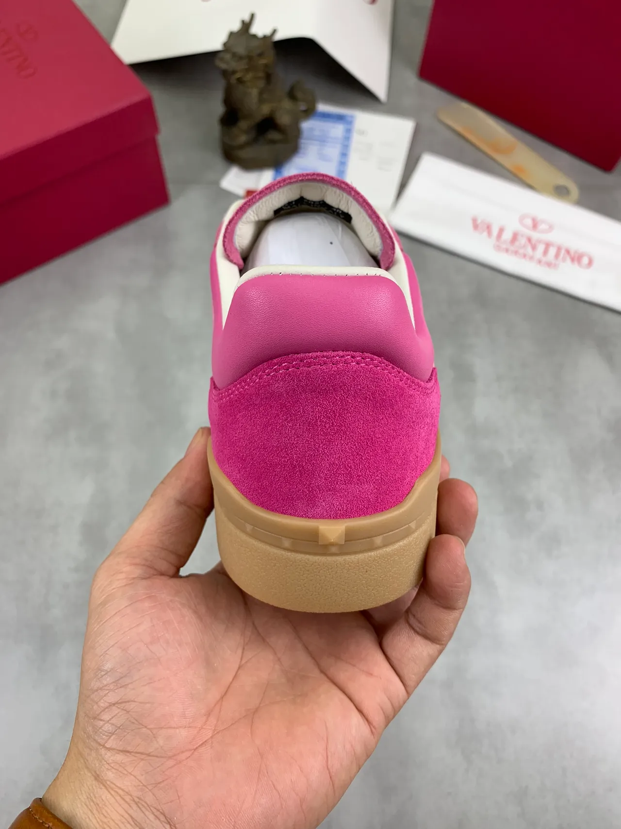 Valentino Sneakers Lifestyle en Suède et Cuir Rose 3