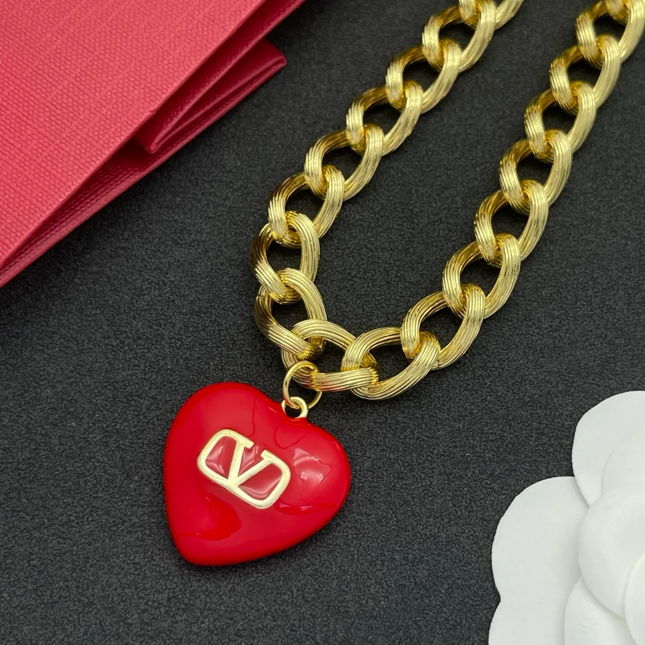 Valentino Or Rouge Chaîne Chunky Curb-Link Émail Brillant Pendentif Cœur 6