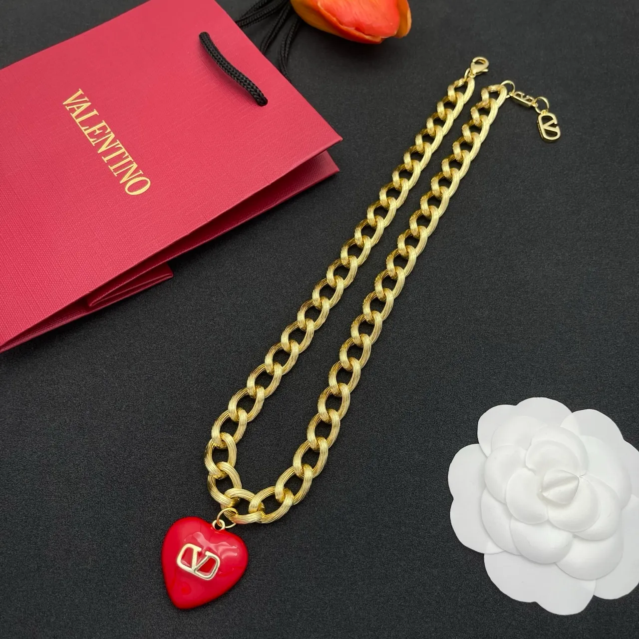 Valentino Or Rouge Chaîne Chunky Curb-Link Émail Brillant Pendentif Cœur 7