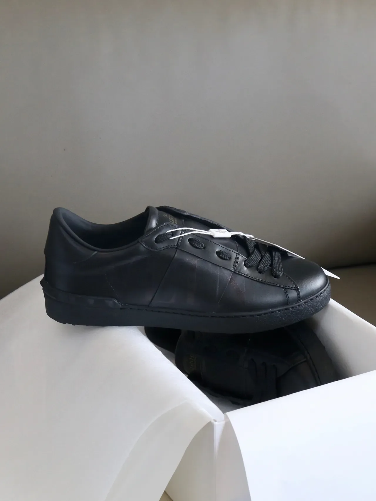 Valentino Rockstud Tênis Lifestyle de Couro Todo Preto 7