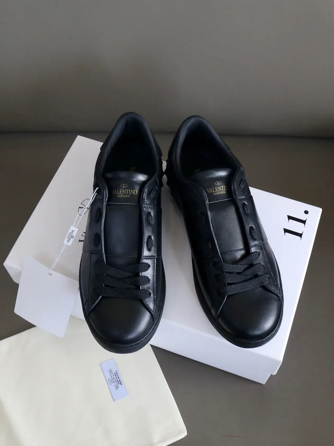 Valentino Rockstud Tênis Lifestyle de Couro Todo Preto 9