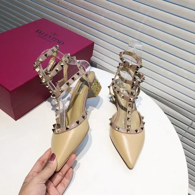Valentino Rockstud Beige Studded PVC-Strap Pumps 4