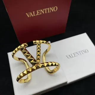 Valentino Rockstud Gold-Tone Pyramid-Studded Open V-Cuff Bracelet