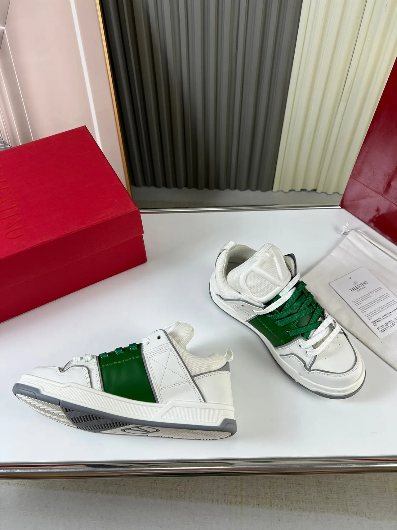 Valentino Rockstud sneakers blanc vert gris lifestyle sneakers 5