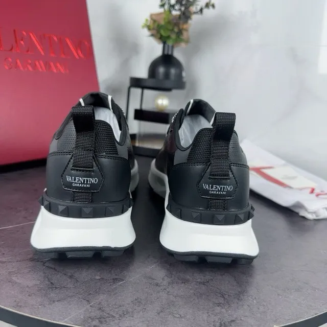 Valentino Runner Semelle noire blanche Panneaux camouflage tonals Sneakers chunky 5