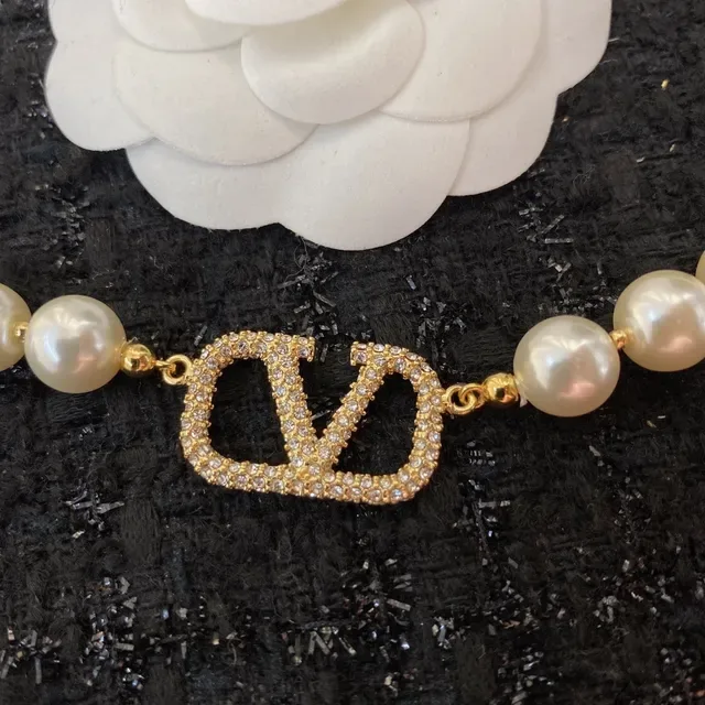 Colar Valentino VLogo Pavé Cristal Pérola 3