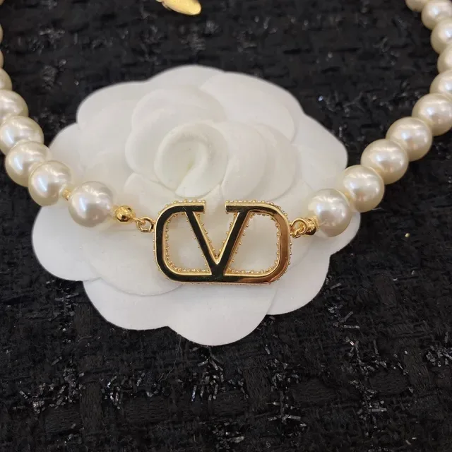 Colar Valentino VLogo Pavé Cristal Pérola 6