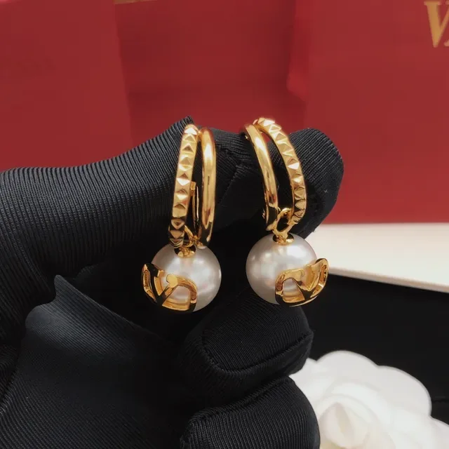 Valentino VLogo Brincos Hoop de Pérolas 2