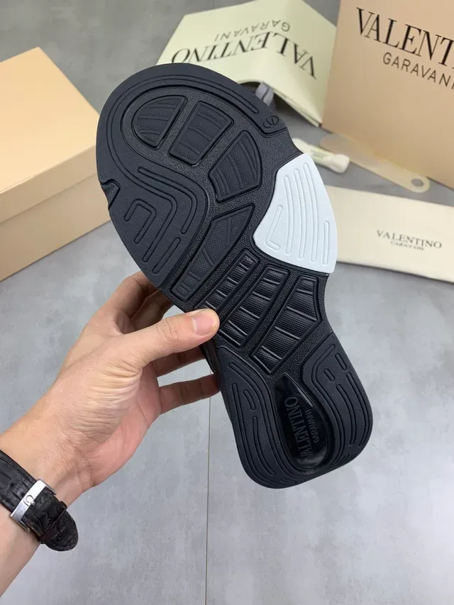 Valentino VLTN Tênis Lifestyle Preto e Branco em Malha com Cadarços 2