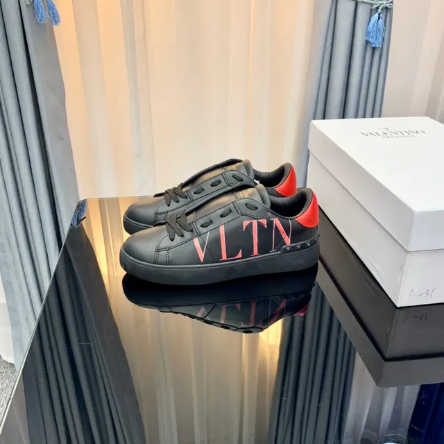 Valentino VLTN Preto Rosa Vermelho Estilo de vida Tênis 3