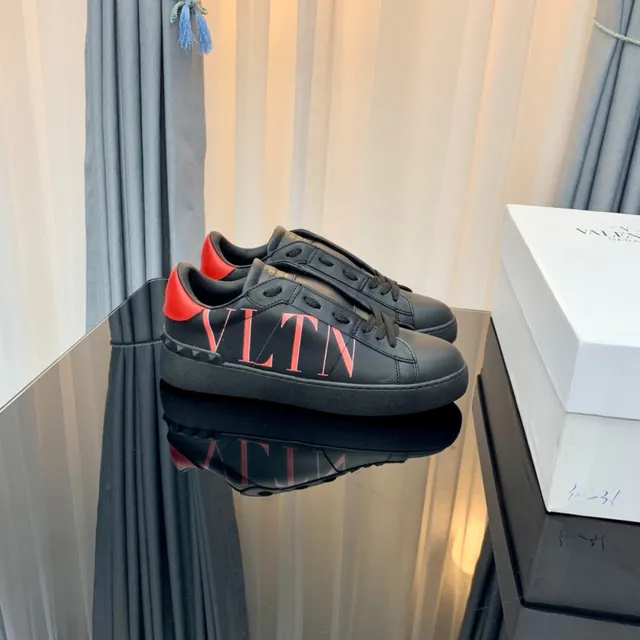 Valentino VLTN Preto Rosa Vermelho Estilo de vida Tênis 9