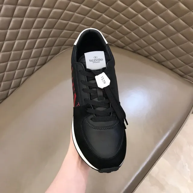 Valentino VLTN Tênis lifestyle preto de camurça e couro com logo 4