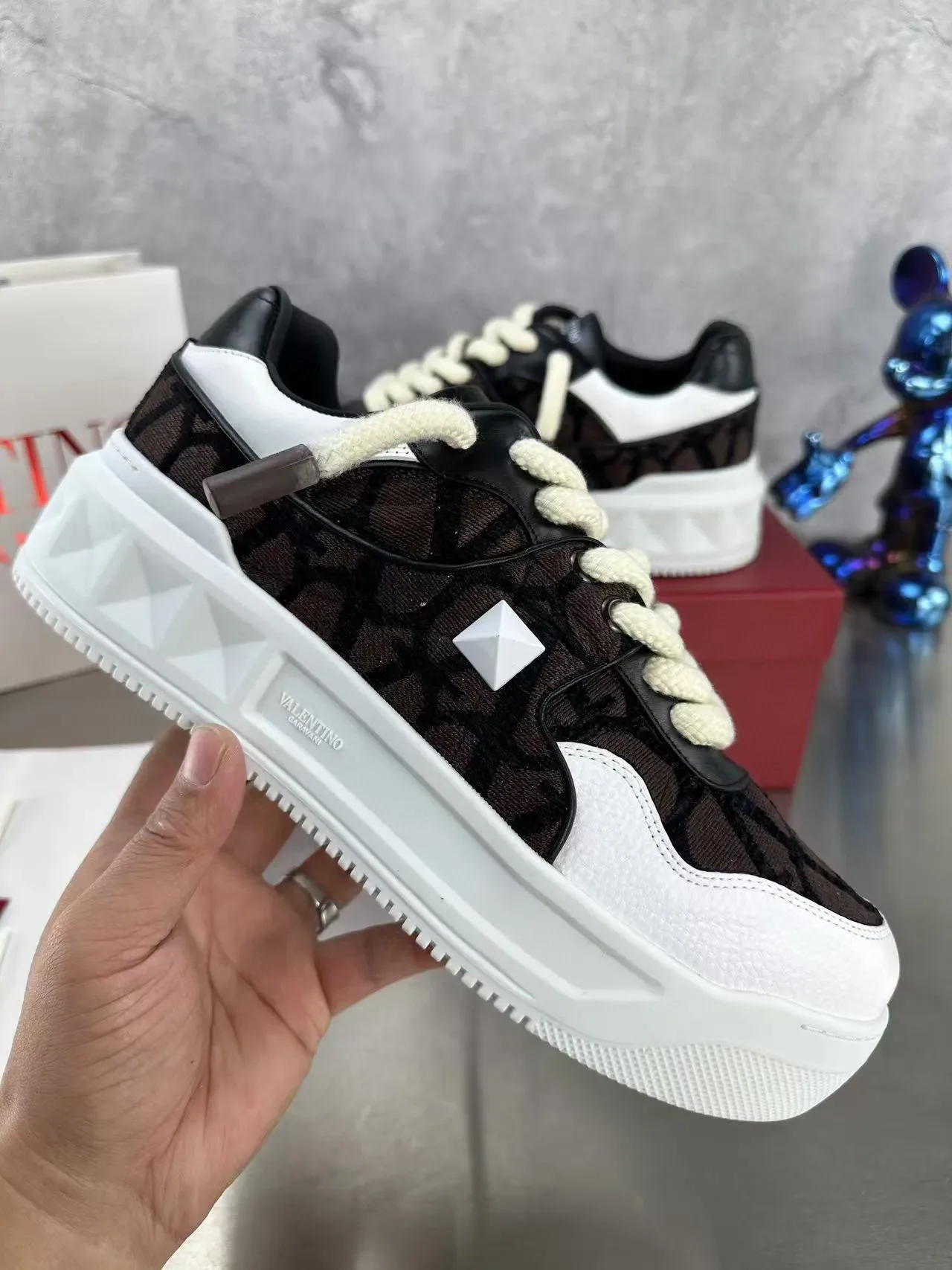 Valentino VLTN Chaussures Lifestyle en Maille et Cuir 2