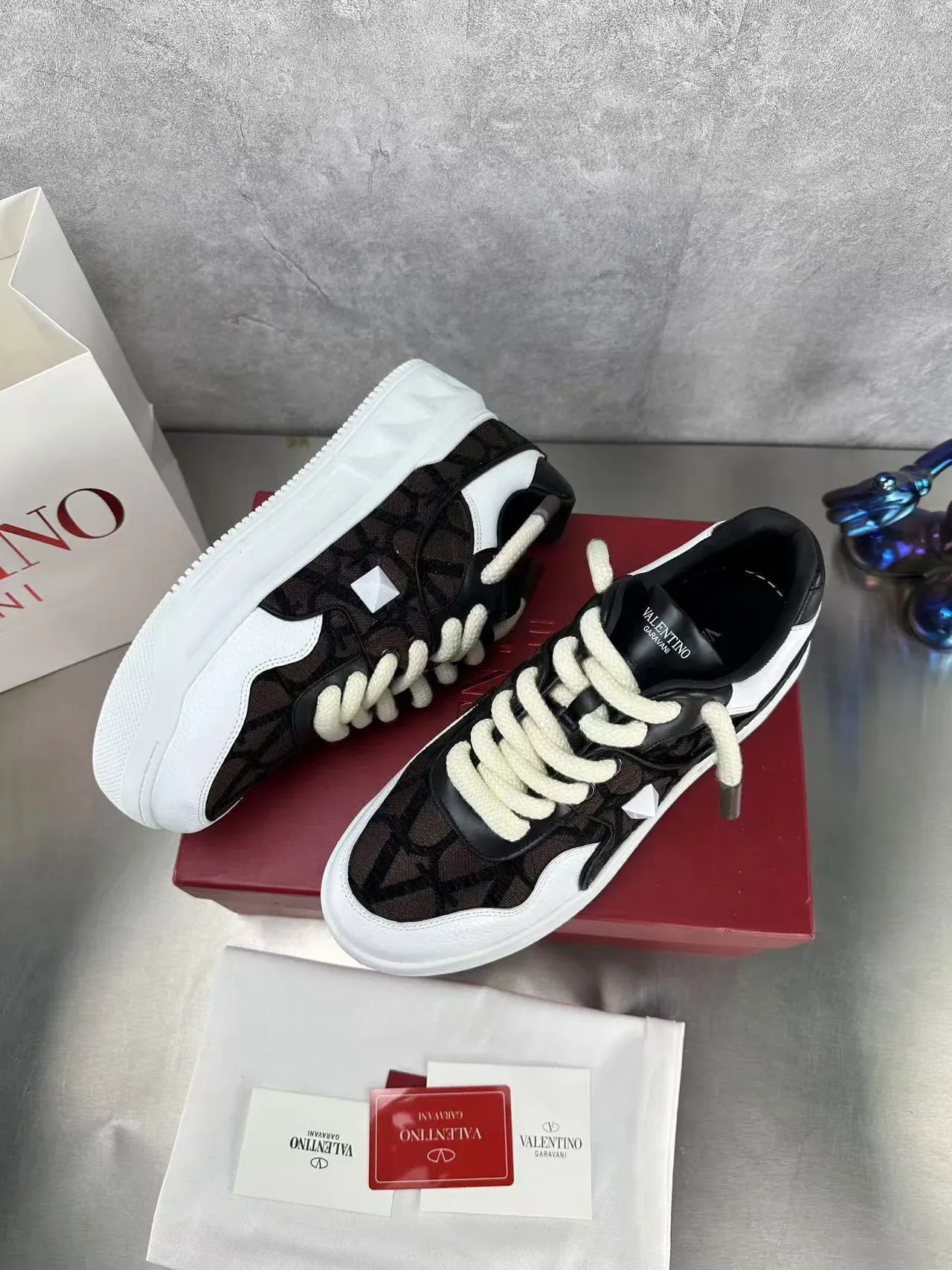 Valentino VLTN Chaussures Lifestyle en Maille et Cuir 3