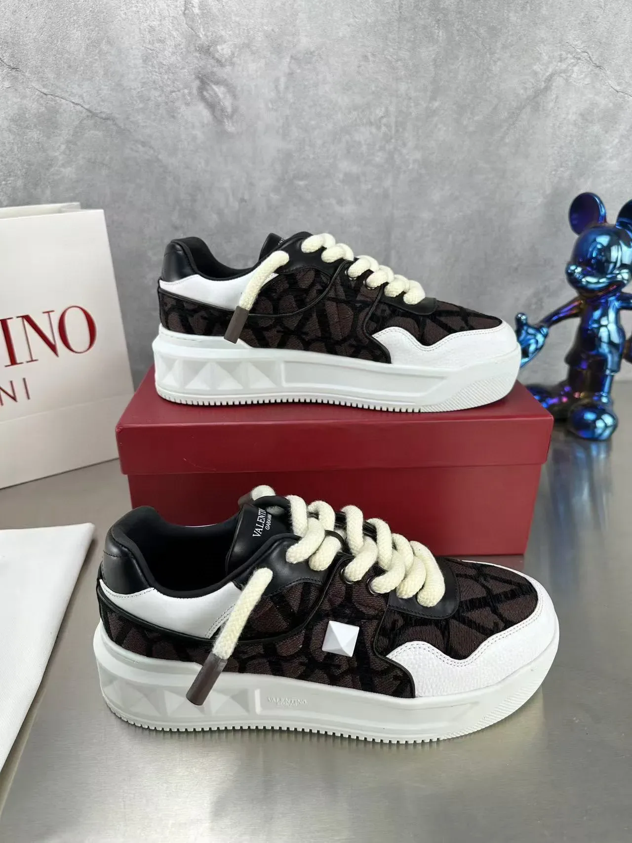 Valentino VLTN Chaussures Lifestyle en Maille et Cuir 8