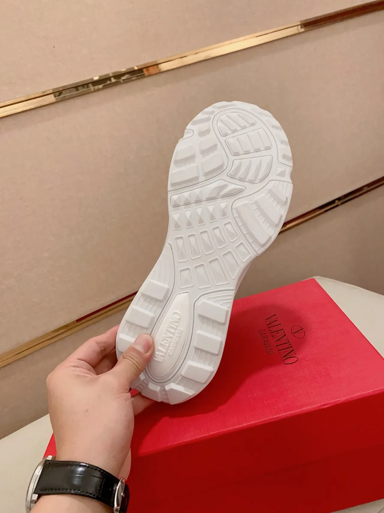 Valentino Tênis Chunky Sola Branca e Cinza Malha e Overlay Sintético 2