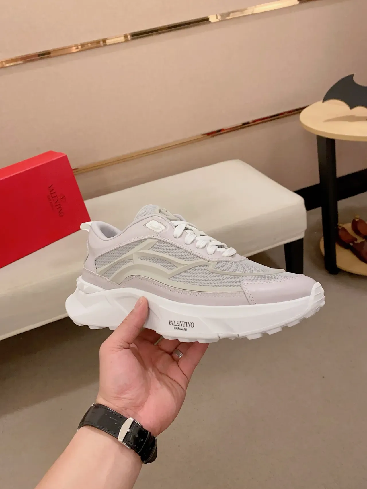 Valentino Tênis Chunky Sola Branca e Cinza Malha e Overlay Sintético 4