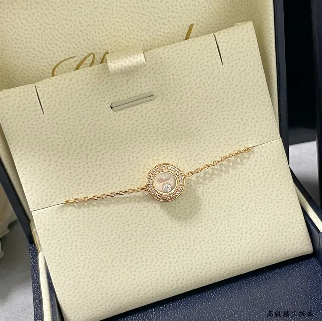 Van Cleef & Arpels Alhambra سوارلت ذهبي فضي دوران لوقيت ستايل موديل مرصعة الماس هالو 4
