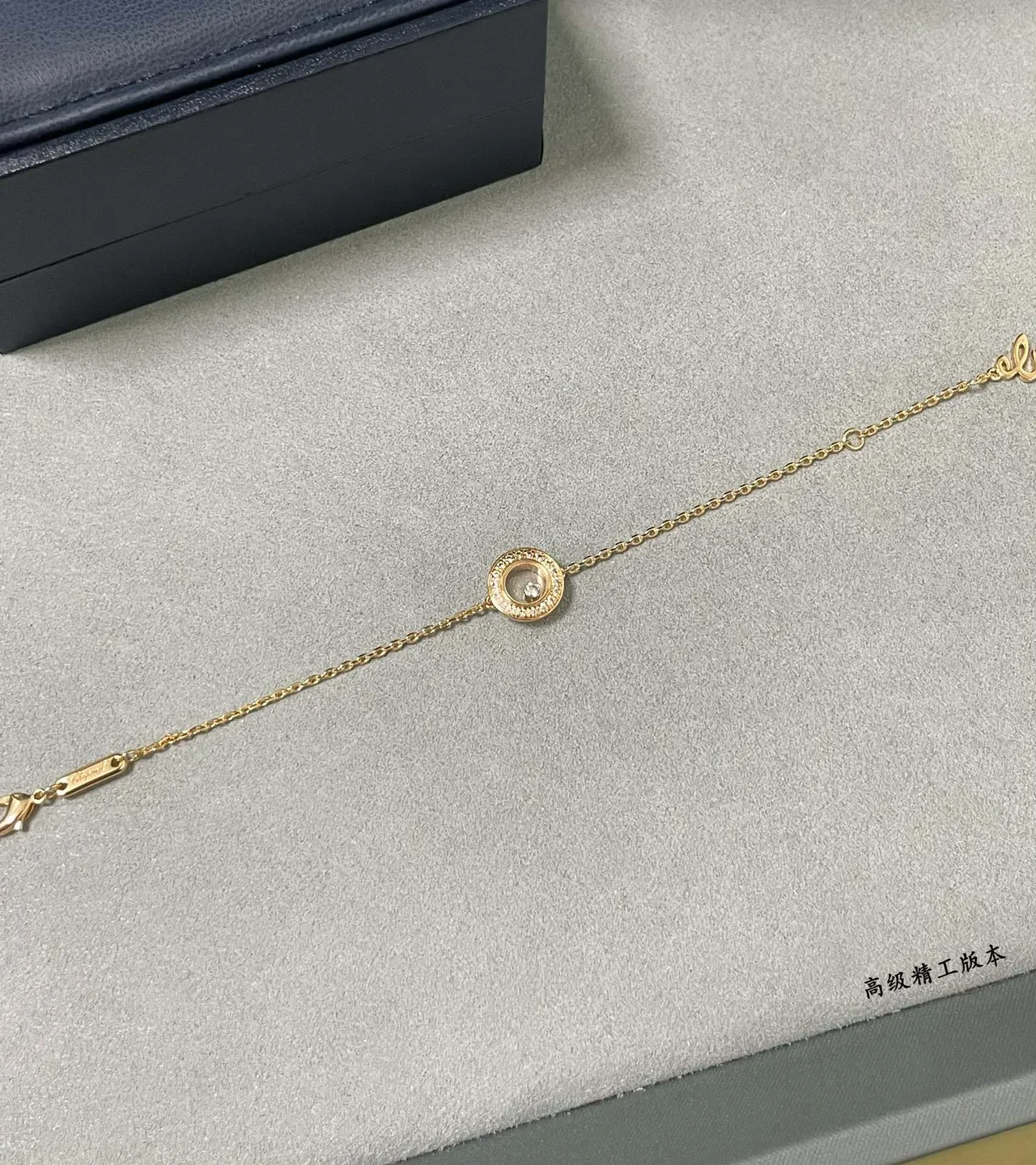 Van Cleef & Arpels Alhambra سوارلت ذهبي فضي دوران لوقيت ستايل موديل مرصعة الماس هالو 6