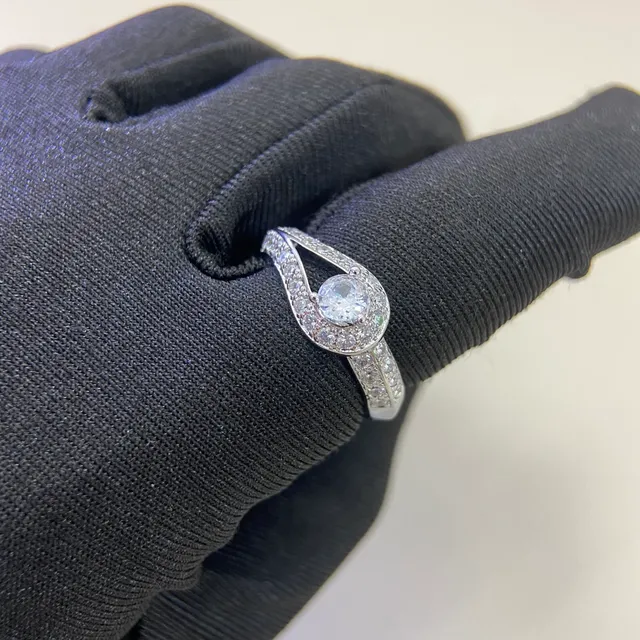 Van Cleef & Arpels Or Argent Bande à Double Boucle Pavé Diamant Épaules Bague 3