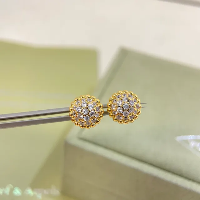 Van Cleef & Arpels Boucles d'oreilles or et argent rondes en dôme Pavé-Set 5