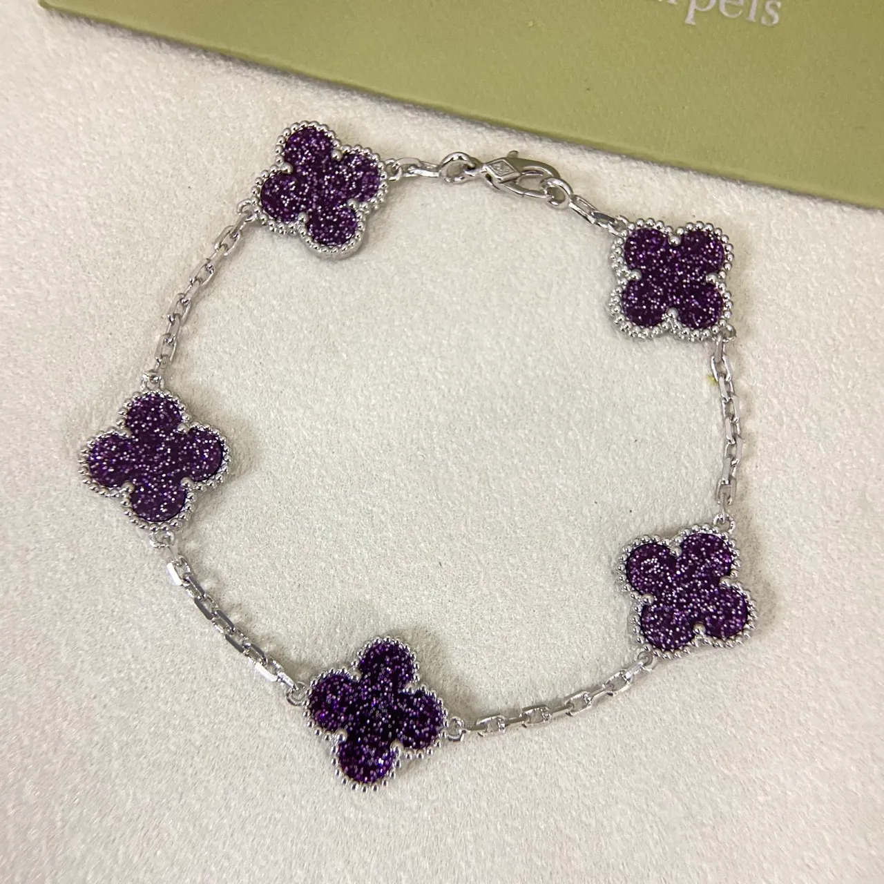 Van Cleef & Arpels Alhambra Bracelet Trèfle à Quatre Feuilles Pavé Violet 3
