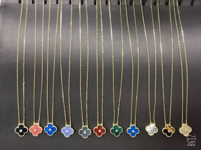 Van Cleef & Arpels Alhambra Collier avec Charme Quatre Feuilles 5