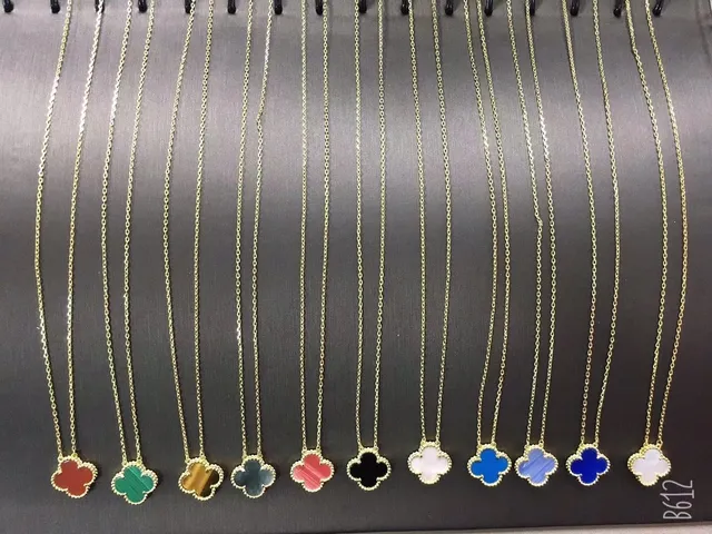 Van Cleef & Arpels Alhambra Collier avec Charme Quatre Feuilles 6