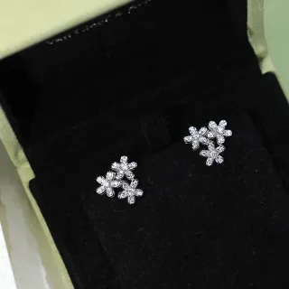 Van Cleef & Arpels أقراط Stud Floral Cluster Pavé