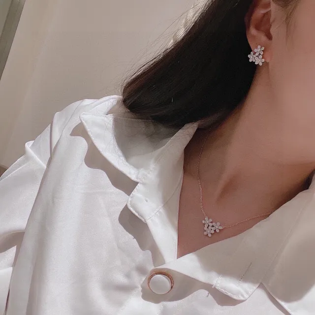 Van Cleef & Arpels Floral Cluster Pavé Stud Earrings 2