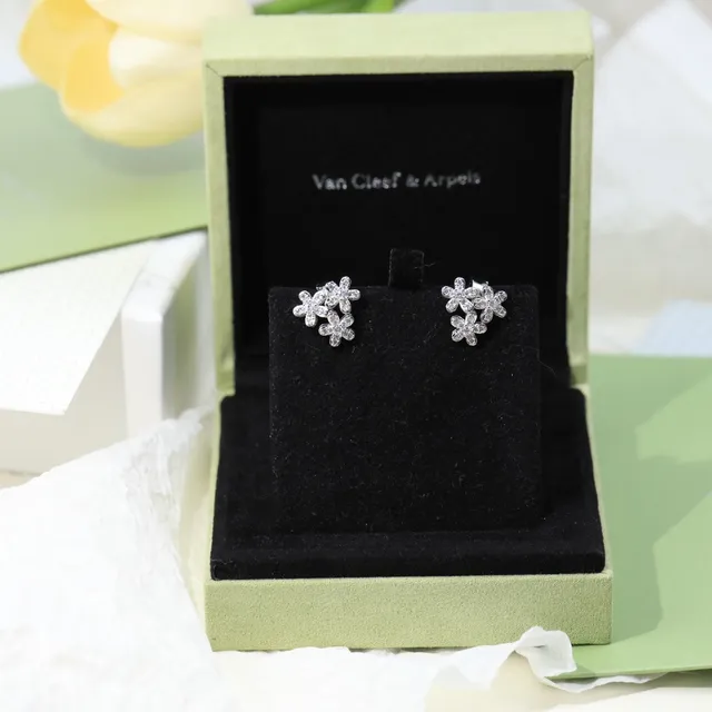 Van Cleef & Arpels Floral Cluster Pavé Stud Earrings 6