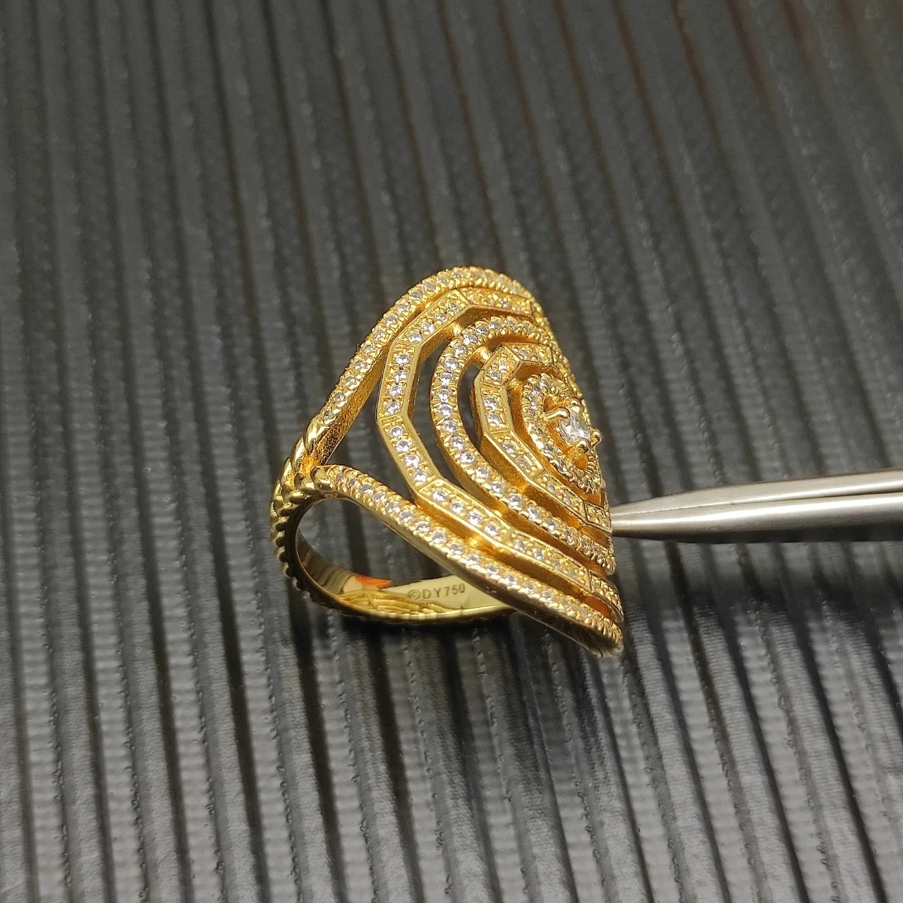 Van Cleef & Arpels Gold Silver Spiral-Layered Pavé-Diamond Ring 5