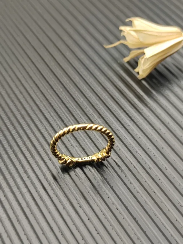 Van Cleef & Arpels Magic Alhambra Twisted Rope Knot Pavé Diamond Ring 7