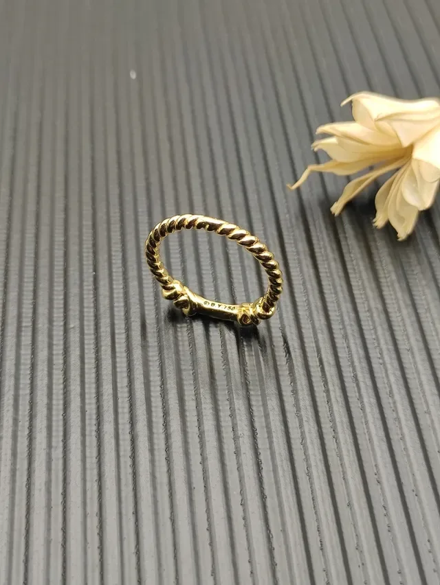 Van Cleef & Arpels Magic Alhambra Twisted Rope Knot Pavé Diamond Ring 8
