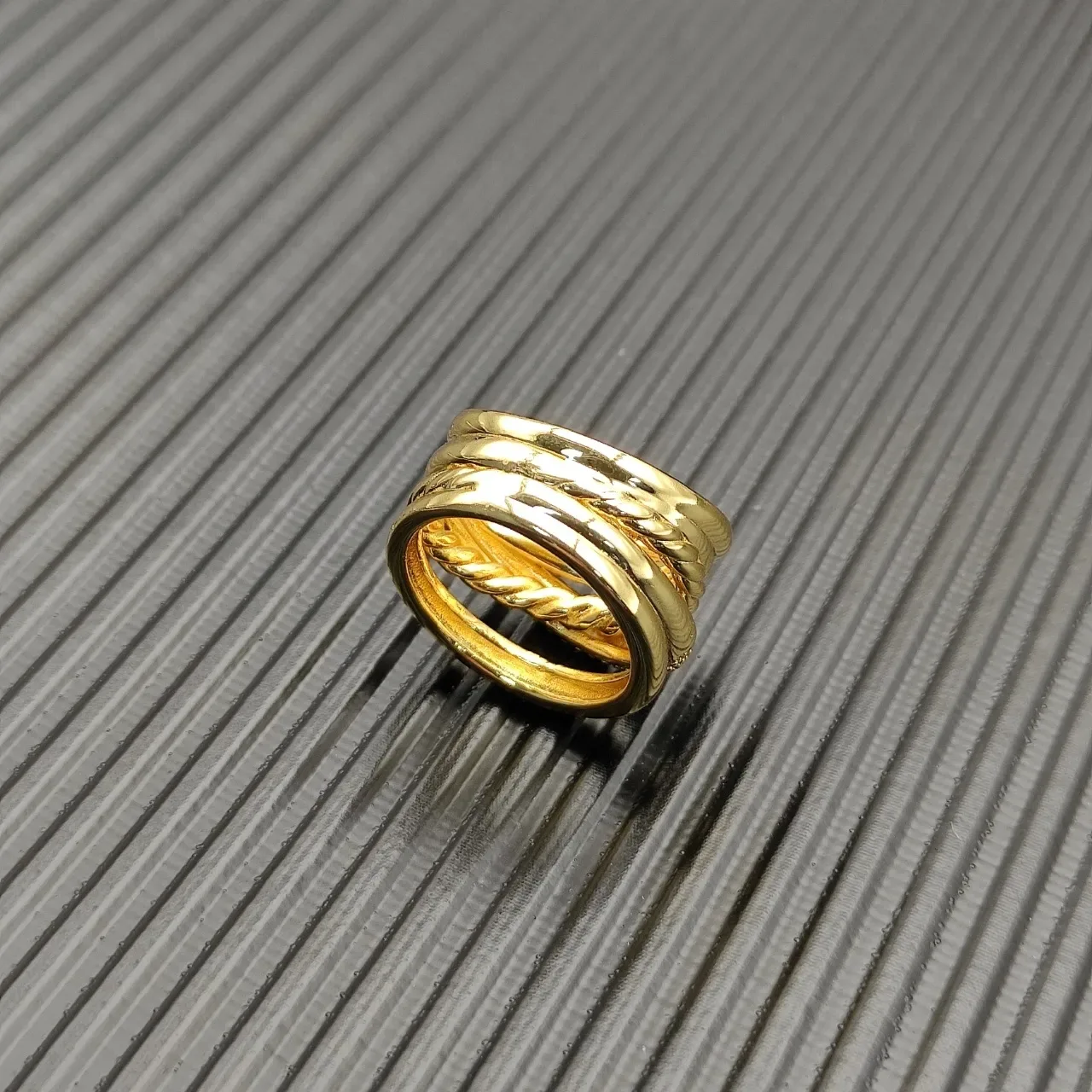 Van Cleef & Arpels Multi-Band Pavé Diamond Gold Ring 3