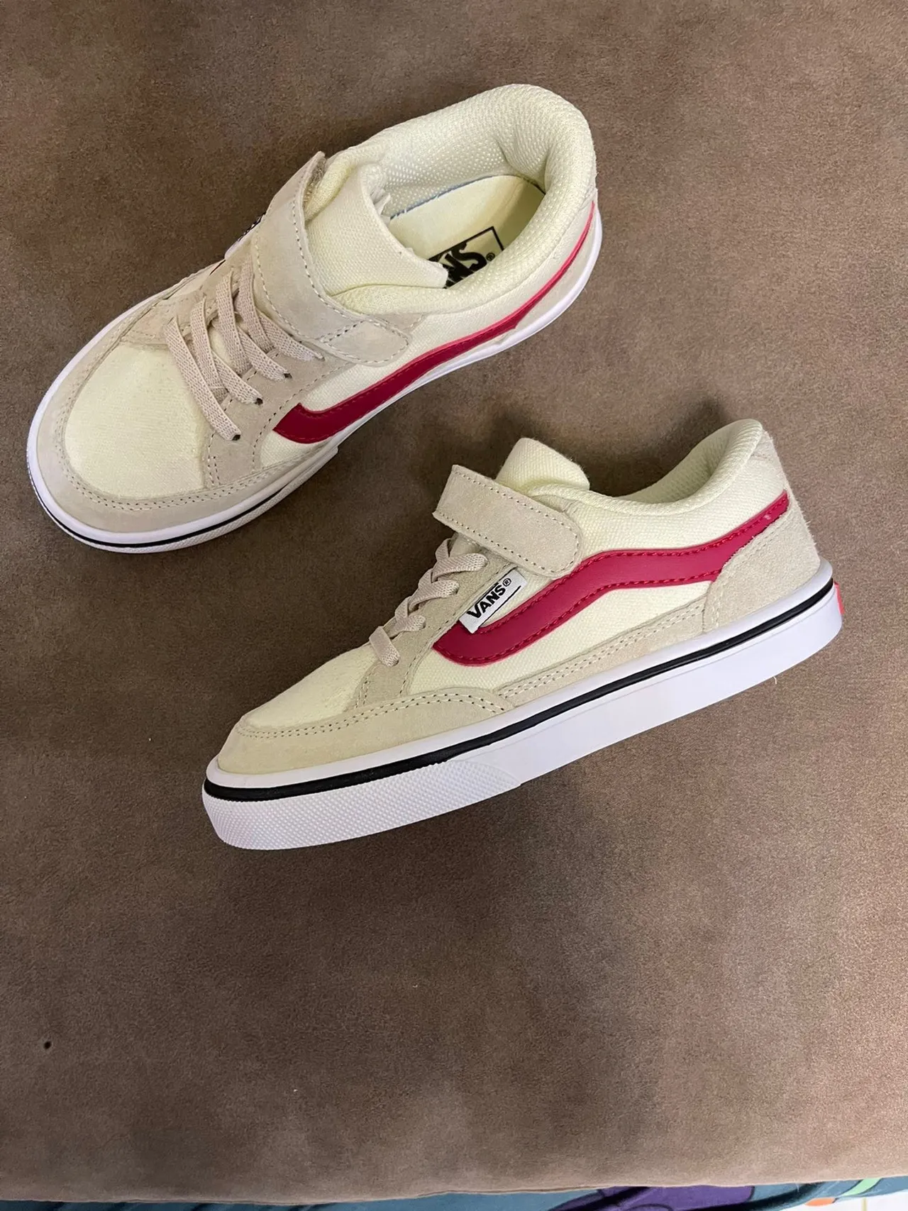 Vans Era بيج أحمر أحذية تزلج منخفضة مع إغلاق بالرباط والحزام 10
