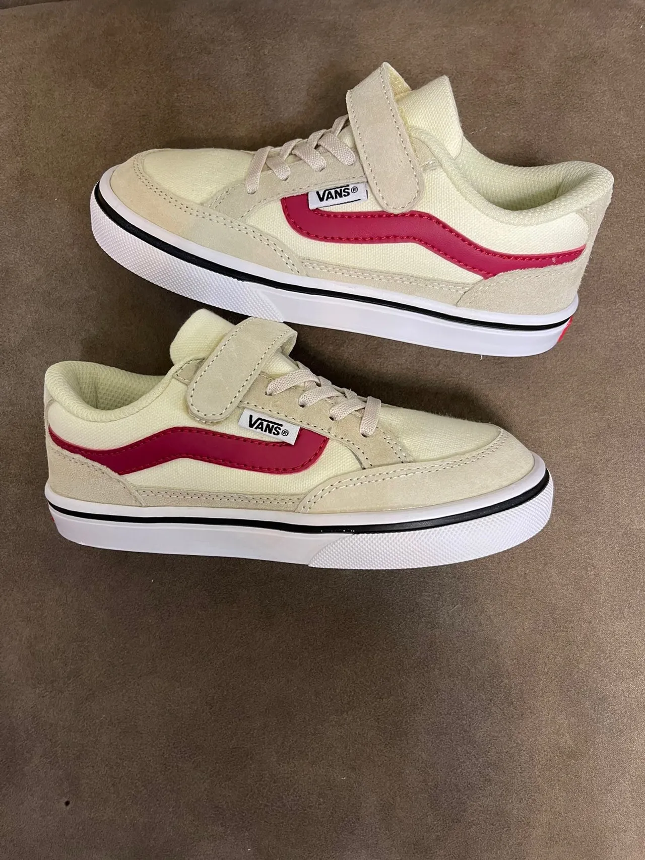 Vans Era بيج أحمر أحذية تزلج منخفضة مع إغلاق بالرباط والحزام 12