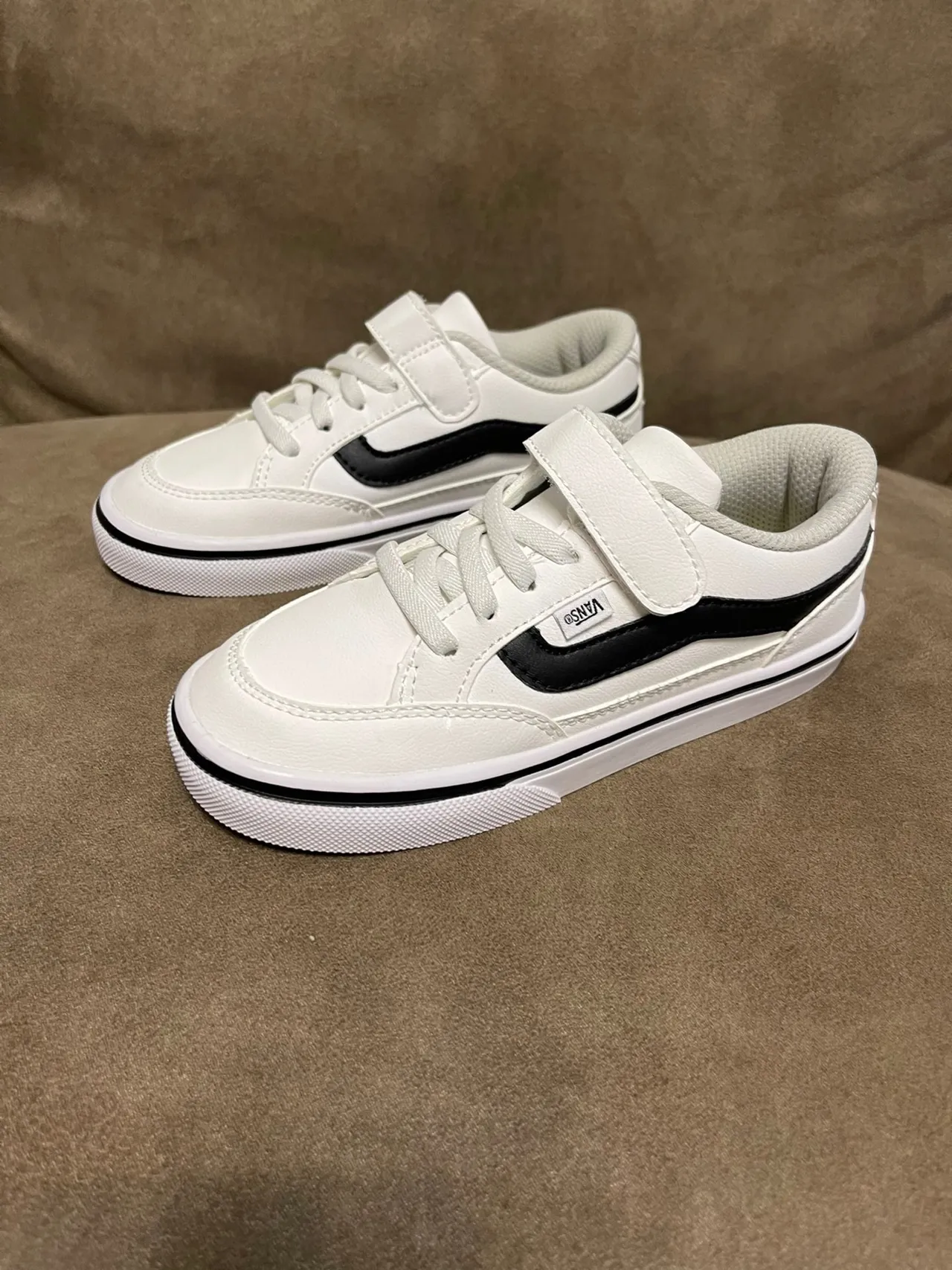 Vans Era بيج أحمر أحذية تزلج منخفضة مع إغلاق بالرباط والحزام 13