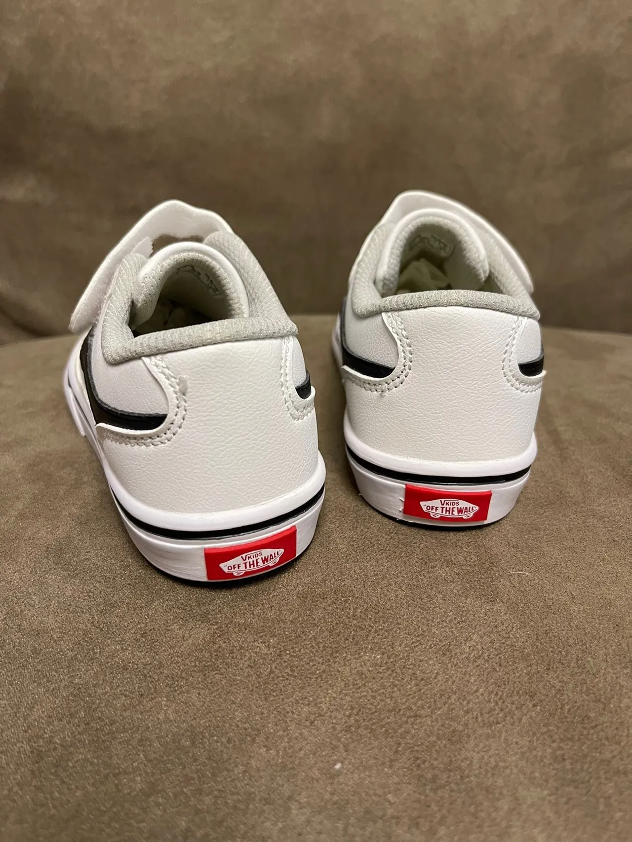 Vans Era بيج أحمر أحذية تزلج منخفضة مع إغلاق بالرباط والحزام 14