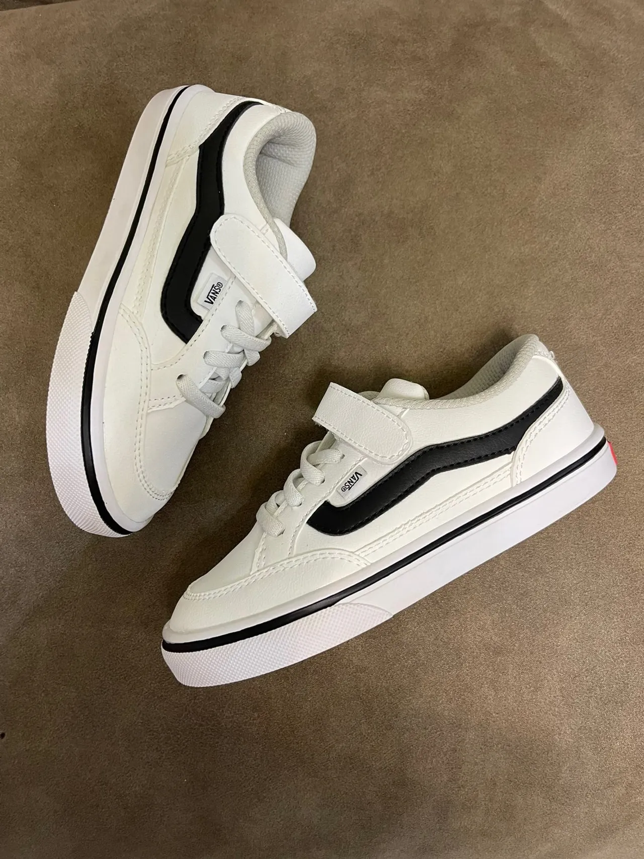 Vans Era بيج أحمر أحذية تزلج منخفضة مع إغلاق بالرباط والحزام 16