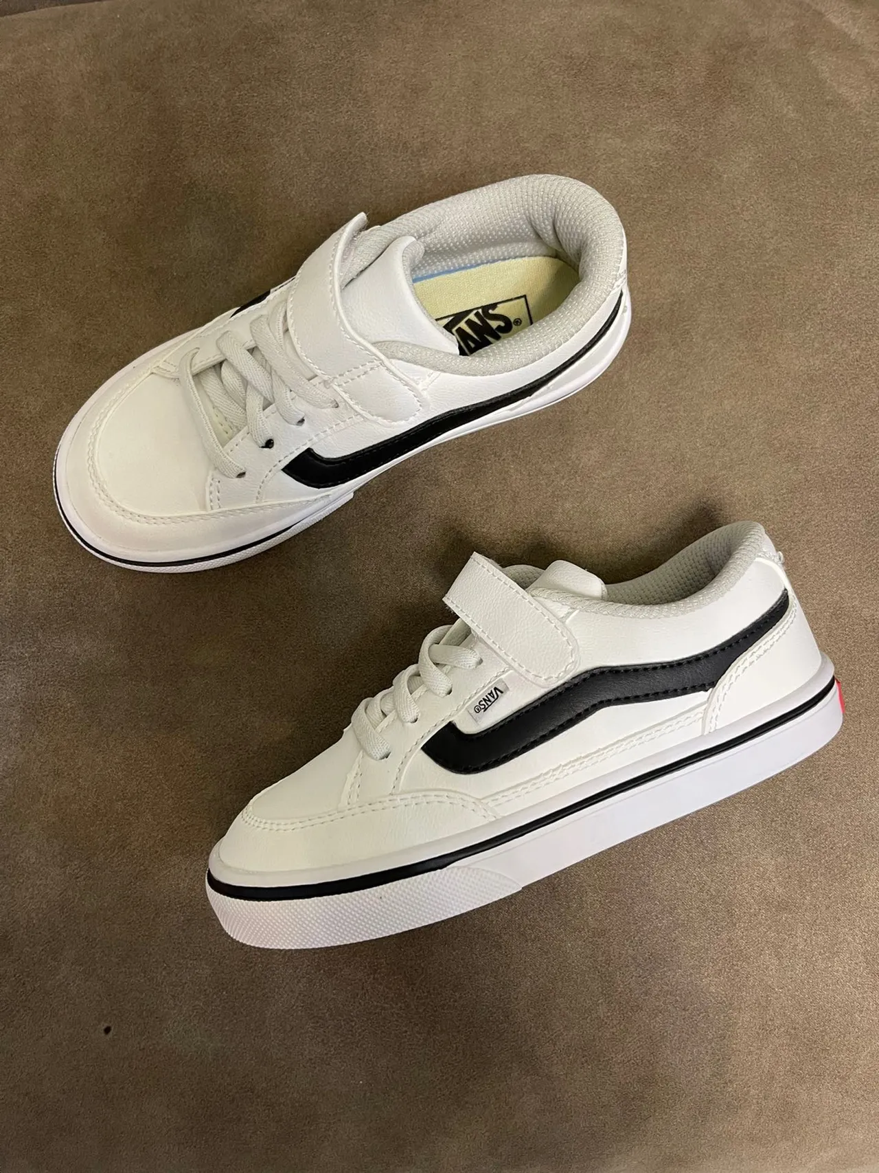 Vans Era بيج أحمر أحذية تزلج منخفضة مع إغلاق بالرباط والحزام 19