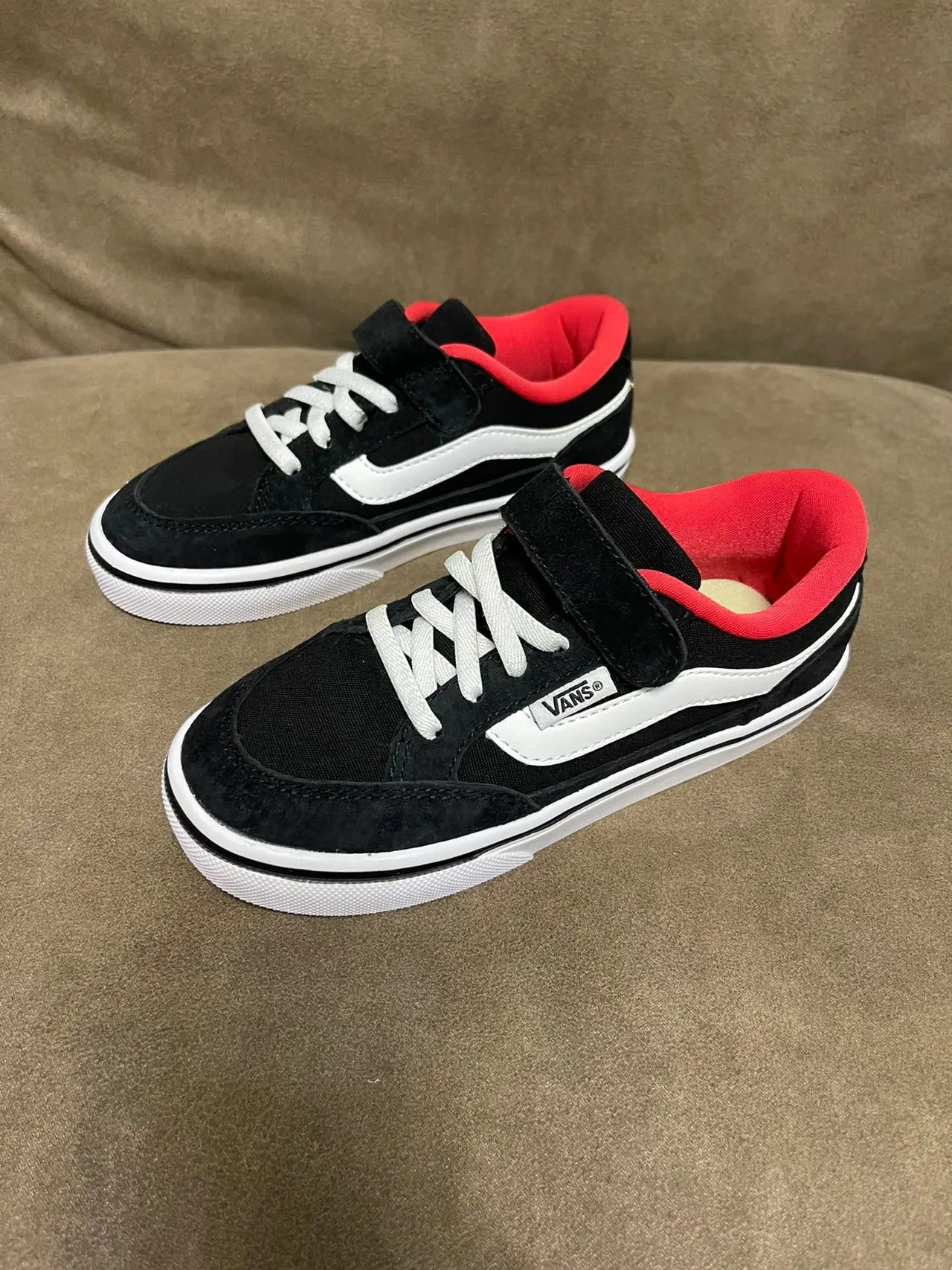 Vans Era بيج أحمر أحذية تزلج منخفضة مع إغلاق بالرباط والحزام 20