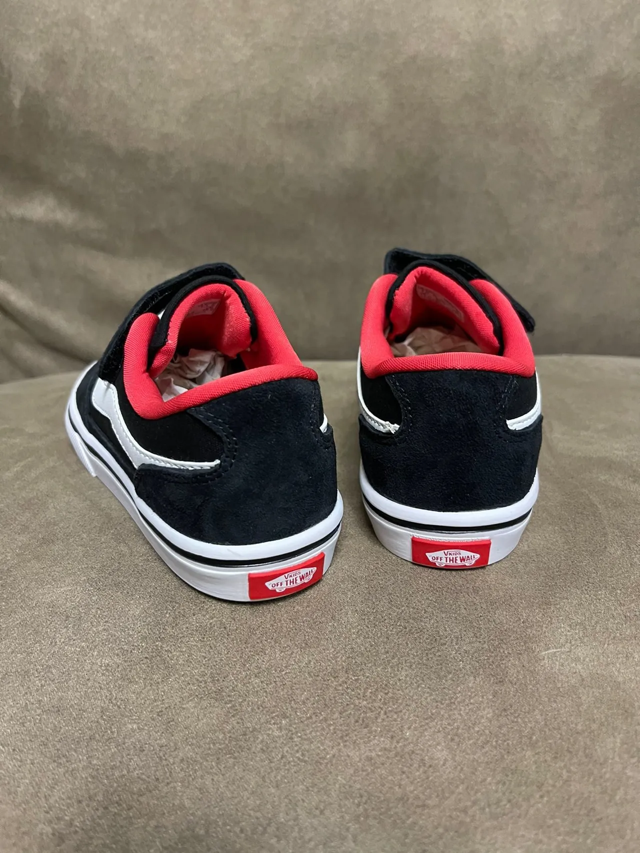 Vans Era بيج أحمر أحذية تزلج منخفضة مع إغلاق بالرباط والحزام 22